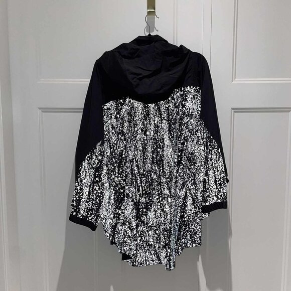 LULULEMON Ride & Reflect Cape/Jacket REFLECTIVE - Very Excellent Condition - Picture 2 of 16